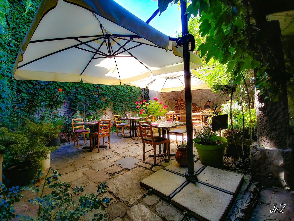 Les Tables De La Fontaine Florac Bagian luar foto